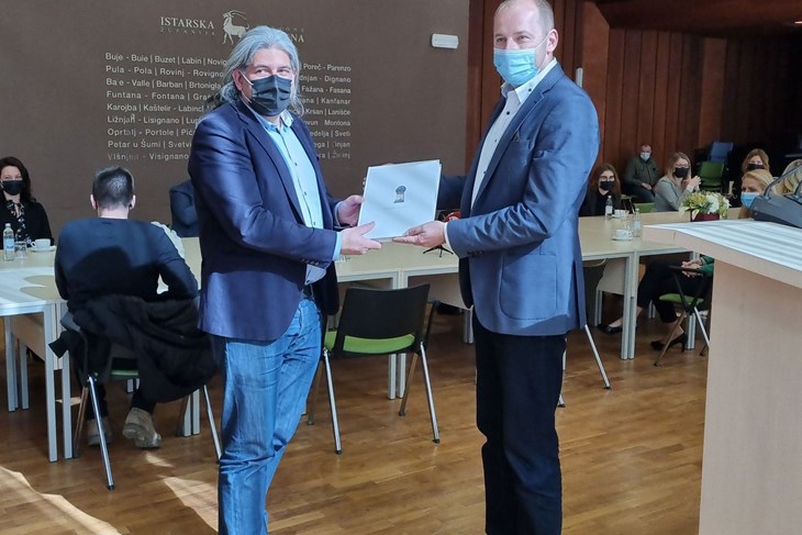 Gradonačelnik je čestitao cijelom timu Radio Istre na dugogodišnjem kvalitetnom radu